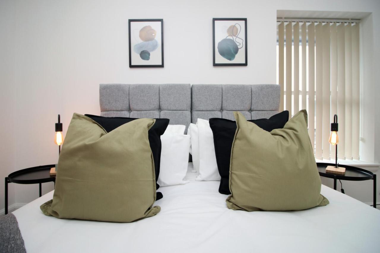 No 2 Under The Clock By Ssw - 2Br, Right In The City Centre, Sleeps 6 คาร์ดิฟฟ์ ภายนอก รูปภาพ