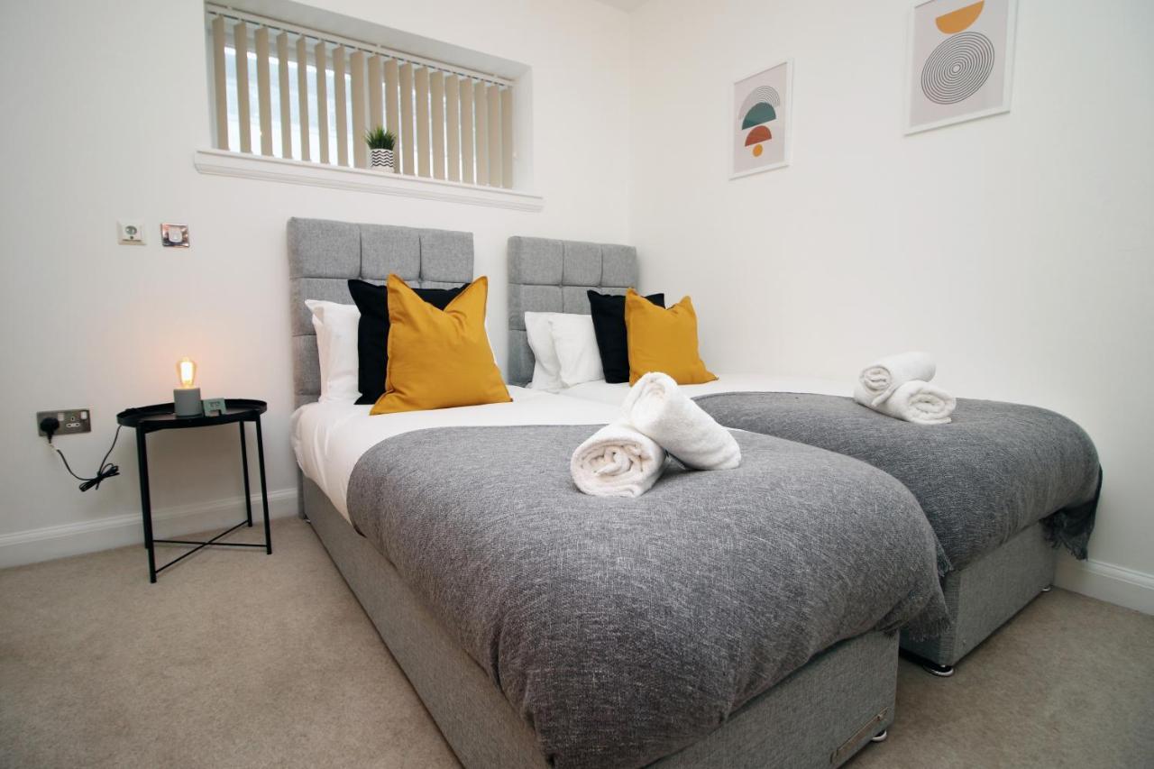 No 2 Under The Clock By Ssw - 2Br, Right In The City Centre, Sleeps 6 คาร์ดิฟฟ์ ภายนอก รูปภาพ