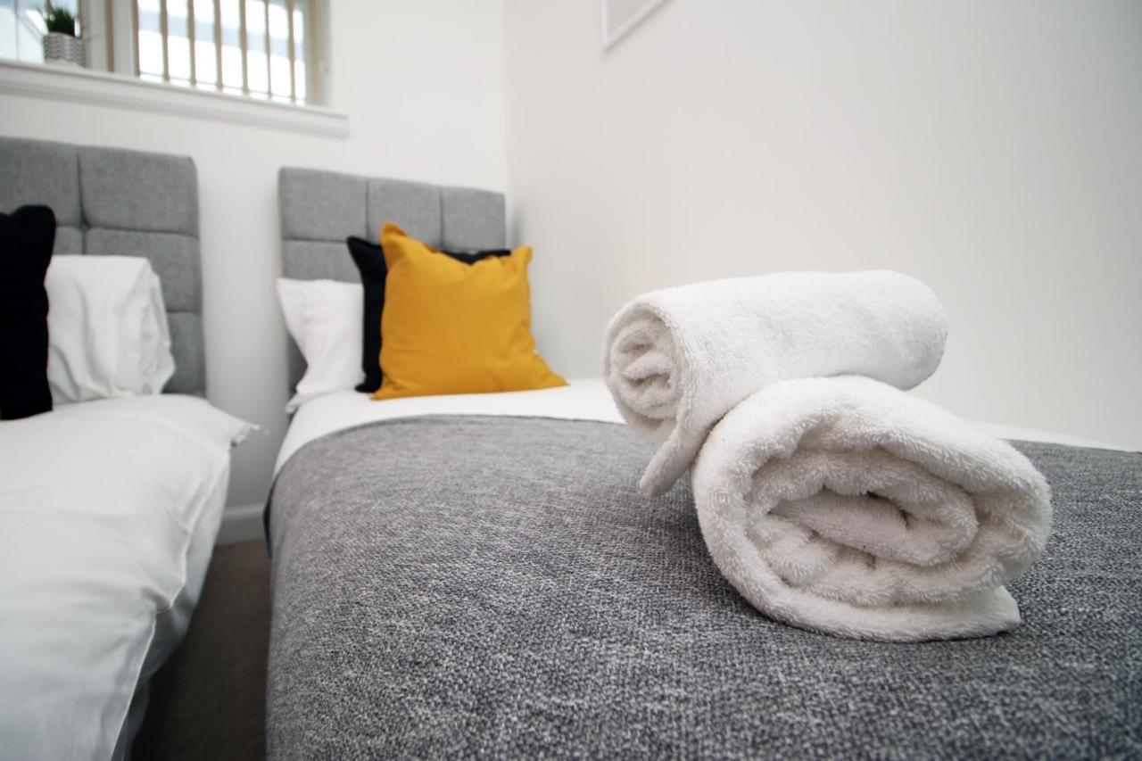 No 2 Under The Clock By Ssw - 2Br, Right In The City Centre, Sleeps 6 คาร์ดิฟฟ์ ภายนอก รูปภาพ