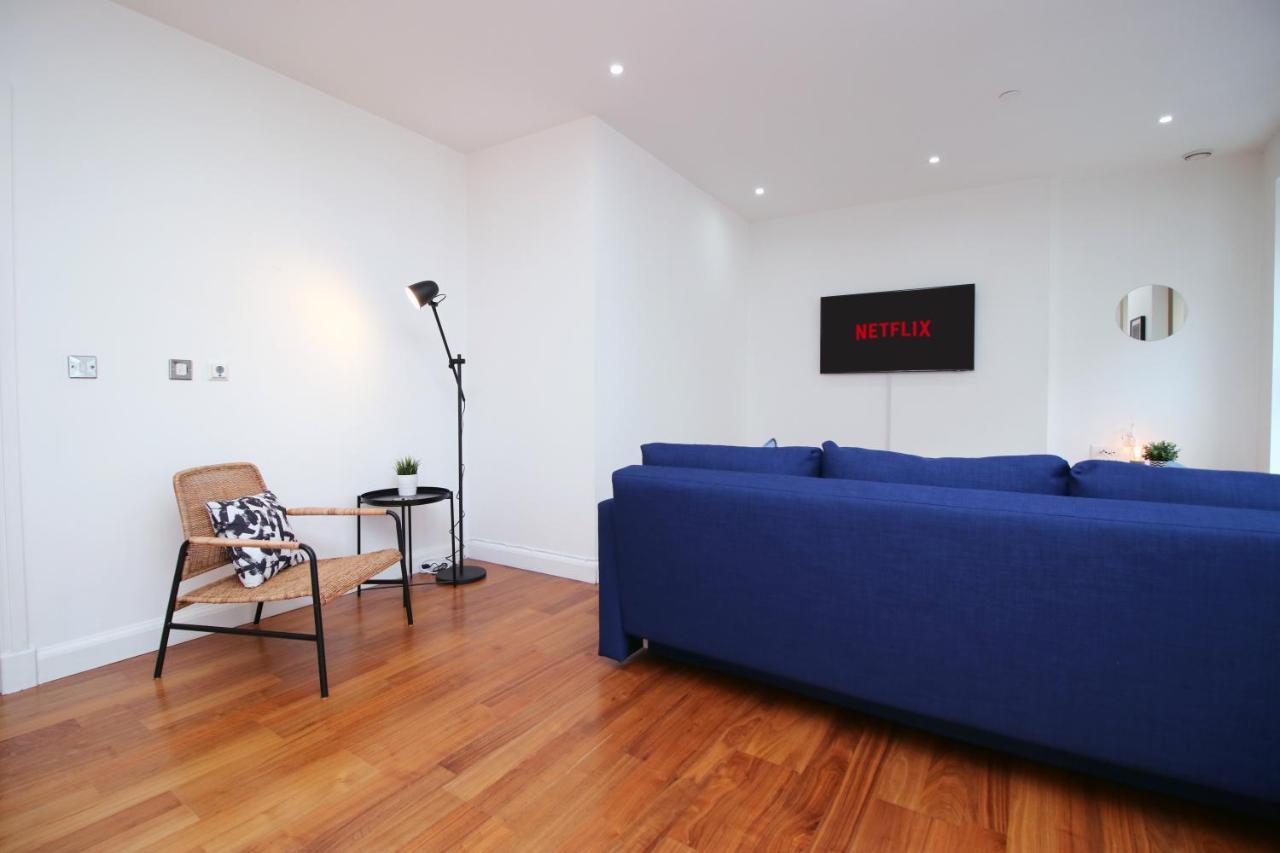 No 2 Under The Clock By Ssw - 2Br, Right In The City Centre, Sleeps 6 คาร์ดิฟฟ์ ภายนอก รูปภาพ